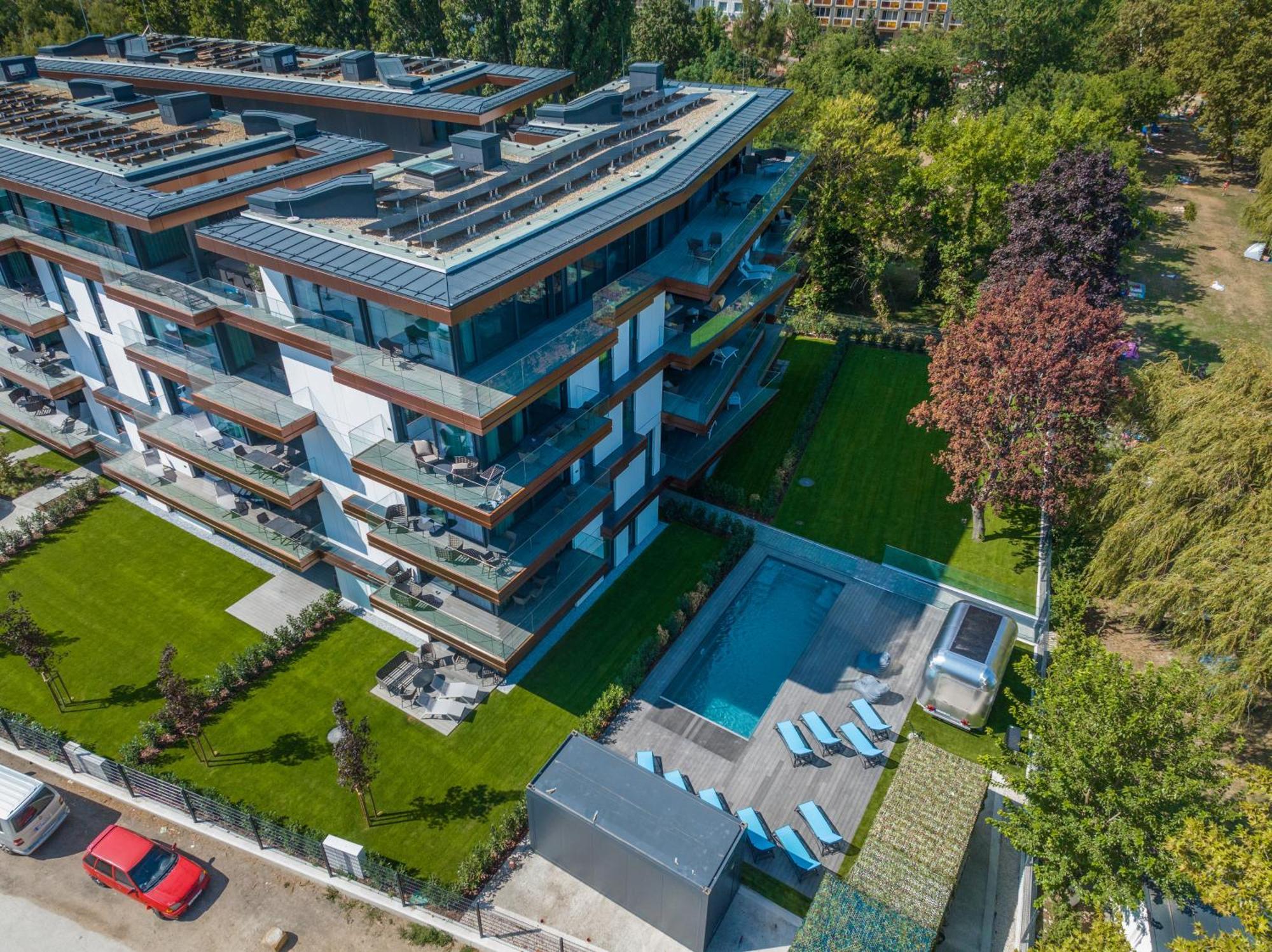 Bj81 Suite Hotel Siófok Exterior foto
